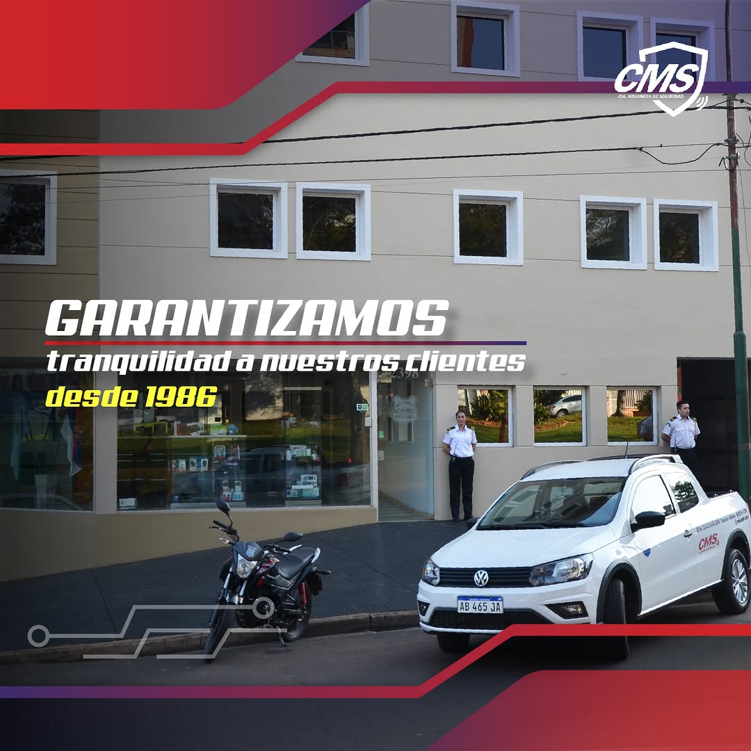 Sede de CMS en Av. Roque Pérez 2398, Posadas, con vigiladores y vehículo de la empresa